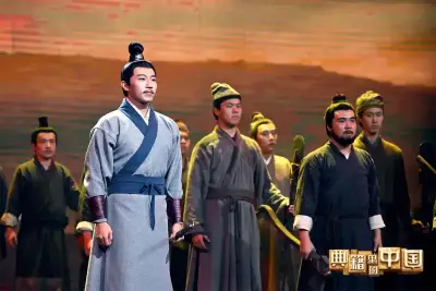 桥矿欧美片超棒第1集剧照2